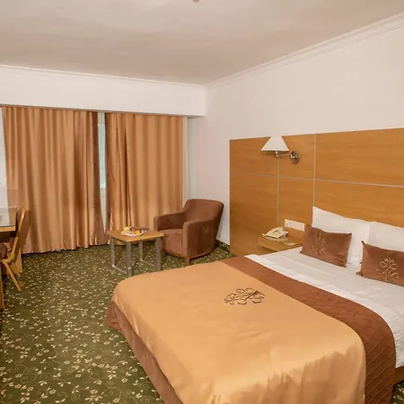 מלון Grand Cali 4*